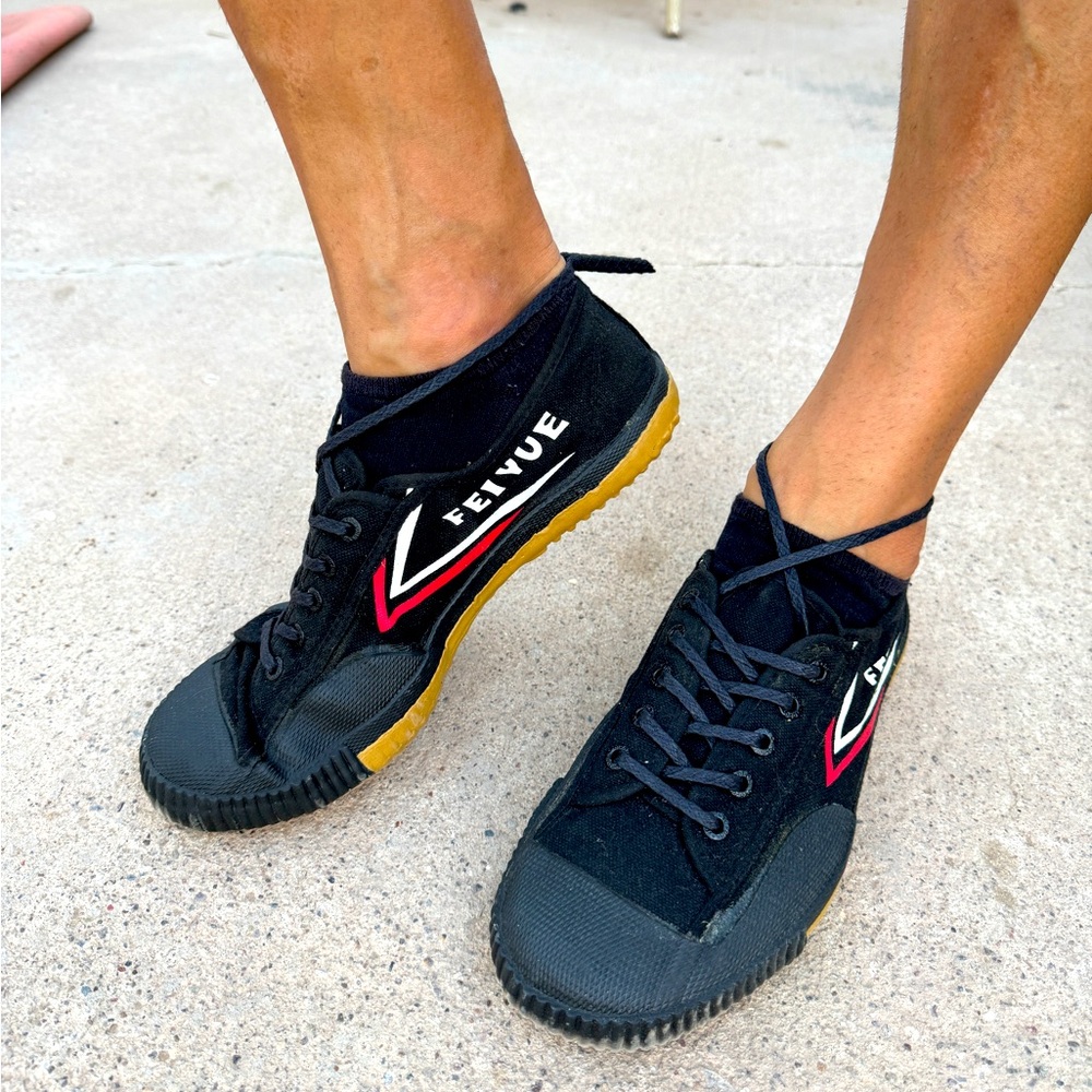 Feiyue Training shoe.
Known for Martial Arts, casual, athleisure.